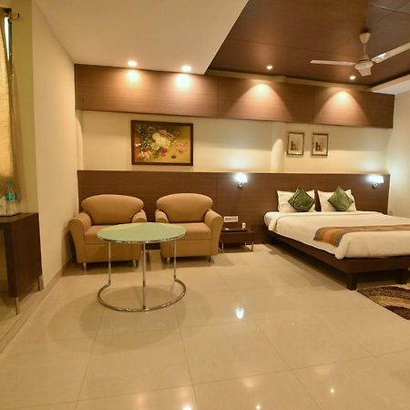 Hotel Dibrugarh Club House Zewnętrze zdjęcie