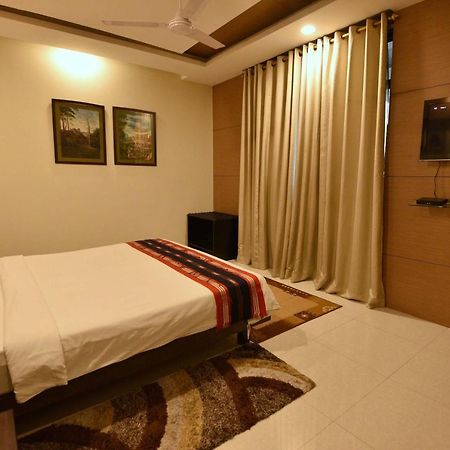 Hotel Dibrugarh Club House Zewnętrze zdjęcie