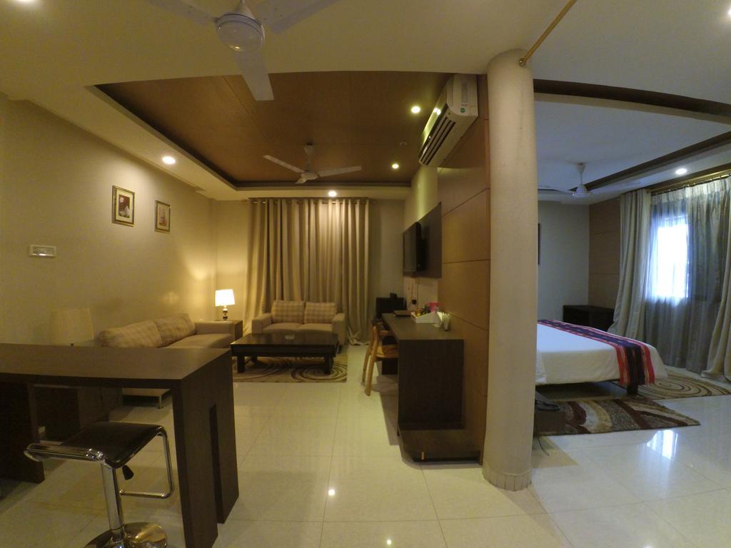 Hotel Dibrugarh Club House Zewnętrze zdjęcie