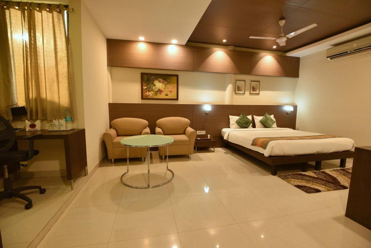 Hotel Dibrugarh Club House Zewnętrze zdjęcie