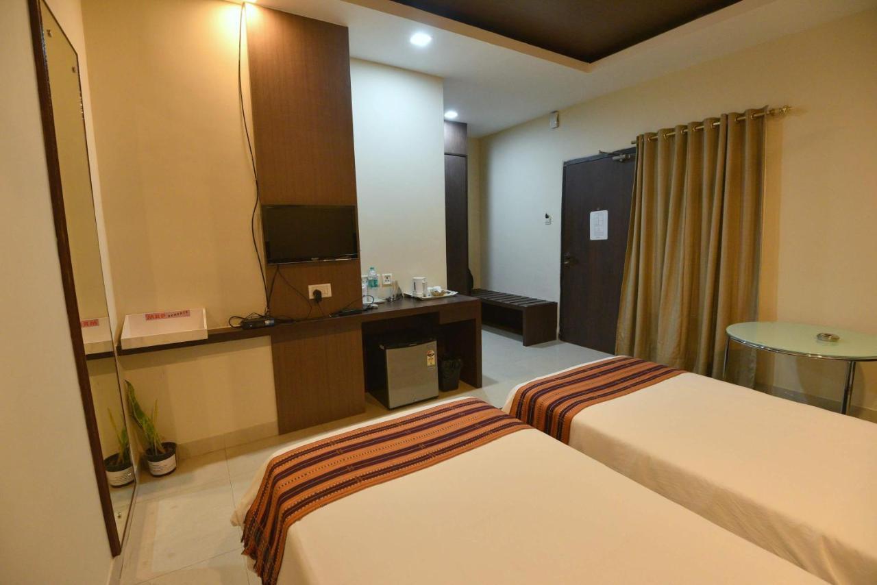 Hotel Dibrugarh Club House Zewnętrze zdjęcie