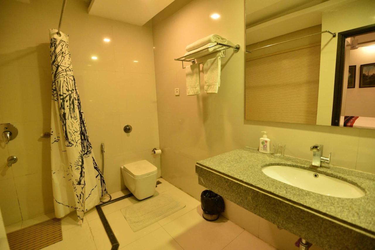 Hotel Dibrugarh Club House Zewnętrze zdjęcie